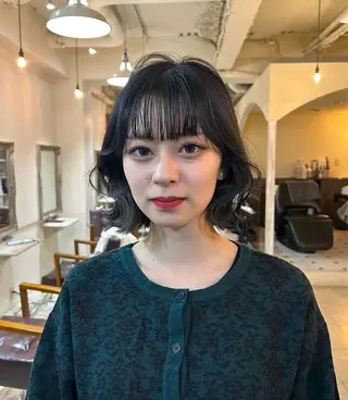 ミディアム Maho/海外 レイヤー/ハッシュのヘアスタイル