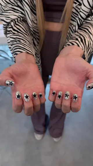 ネイル はばすみれ🎀ﾈｲﾙ 光ﾌｪｲｼｬﾙ ﾍｱのネイルデザイン