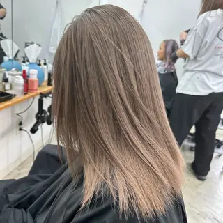 セミロング カラー ナカムラ リナのヘアスタイル