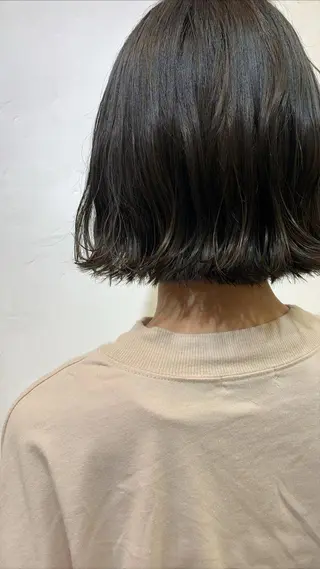 ショート カラー wakana/ 柔らかベージュカラーのヘアスタイル