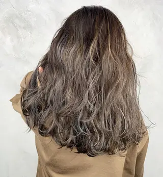 セミロング カラー 沖縄東京2拠点美容師 mamicoのヘアスタイル