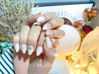 ショート One Plus Nail Salonのネイルデザイン