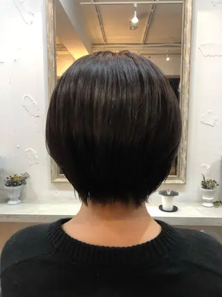 ショート カラー 庭山 理沙のヘアスタイル