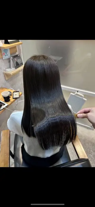 セミロング yuu/髪質改善 カラー🌛のヘアスタイル