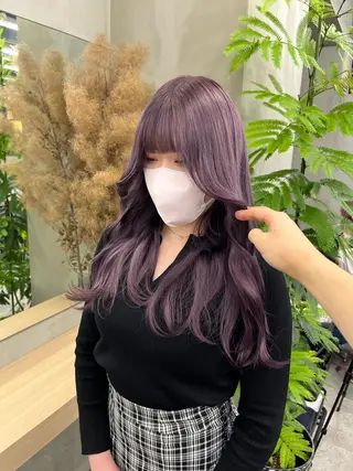 ロング カラー イツク ⚡️ ルーツ/ハイトーンのヘアスタイル