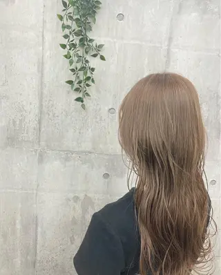 ロング カラー 藤田 麗安のヘアスタイル