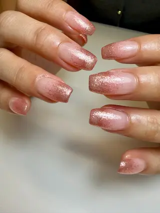 ネイル 透灯 TOUTOU 🪄のネイルデザイン