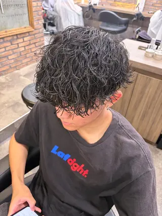 ミディアム パーマ メンズ メンズパーマ特化 TAIGAのヘアスタイル