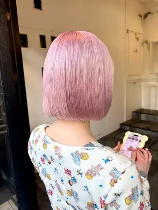 ショート ボブ・カラー 琴音のヘアスタイル