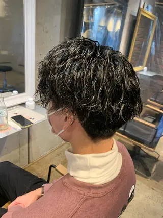 パーマ メンズ 吉沢遣人/レイヤー 艶カラー/抜け感のヘアスタイル