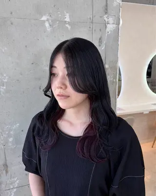 ロング 角田 満帆のヘアスタイル