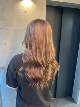 ロング カラー 吉野 瑳桜のヘアスタイル