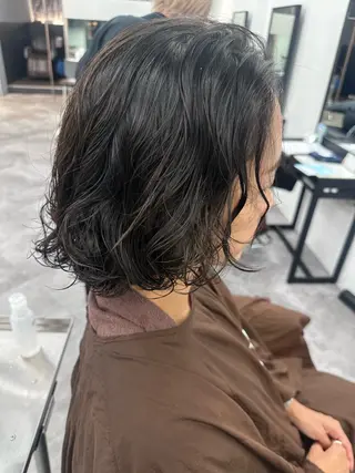 ミディアム パーマ ✨️デザインカラー AIRI✨のヘアスタイル