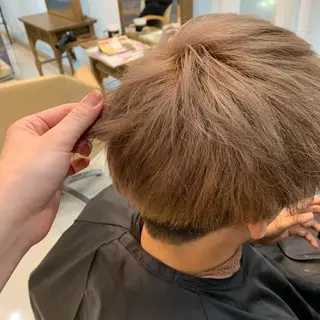 カラー 天野 利咲のヘアスタイル