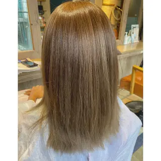 カラー 🩵盛れる顔周り/ 艶カラーemi🩵のヘアスタイル