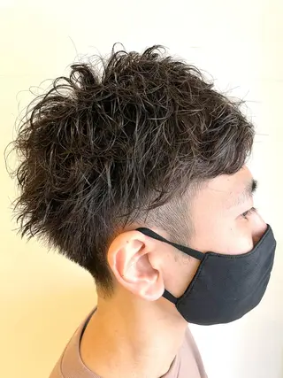ショート パーマ メンズ 《インナーカラー》 YAMADAのヘアスタイル