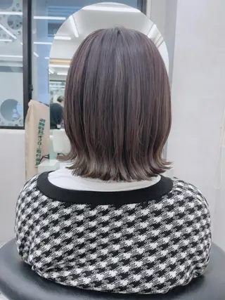 ショート 透明感オリーブ🫒/ ブリーチなしWカラーのヘアスタイル