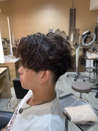 メンズ はるひ·͜· 曲がる縮毛矯正のヘアスタイル