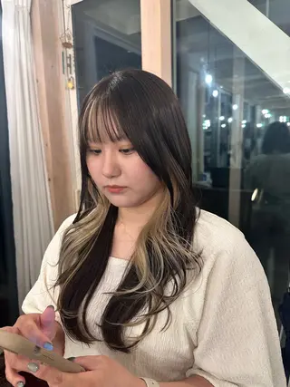 ロング NISHI （ニシ）のヘアスタイル