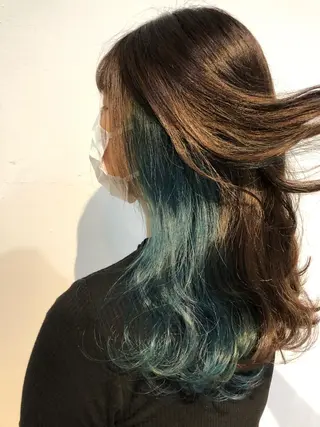 セミロング カラー サワタ ミサのヘアスタイル