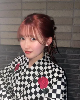 ロング ヘアアレンジ KURIA‪‪/ブリ ーチ/ダブルカラーのヘアスタイル