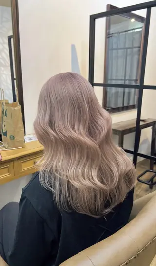 ミディアム カラー 🫧艶ダブルカラー ブリーチ🫧トモヤのヘアスタイル