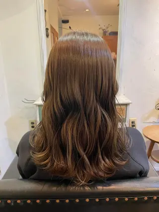 セミロング Babylone 飯尾 香音のヘアスタイル