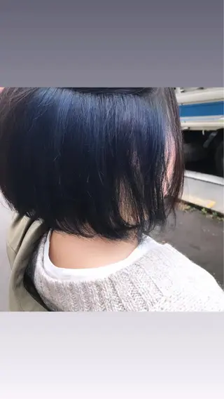 ショート カラー ヨシダ トオルのヘアスタイル