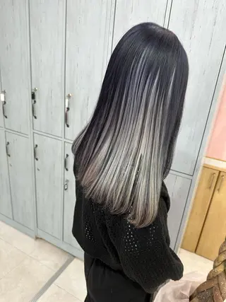 セミロング カラー ブリーチ特化🌈 MANATOのヘアスタイル