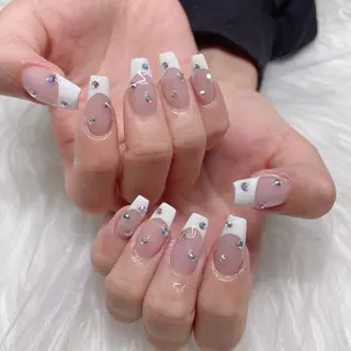 ミディアム ネイル Y. Sのネイルデザイン