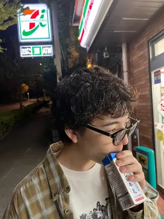 ショート メンズ 縮毛矯正／艶カラー アオキタイキのヘアスタイル