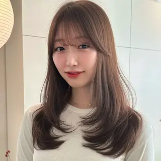 セミロング 🌹ハッシュカット、 レイヤー韓国ヘア🌹のヘアスタイル