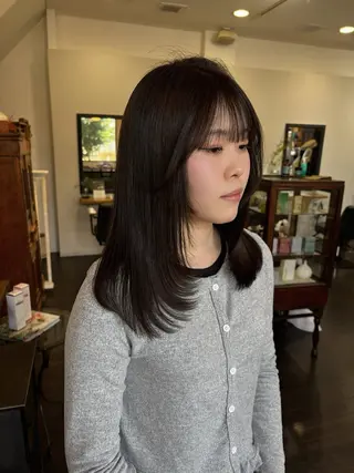 ロング 三國 栞音のヘアスタイル