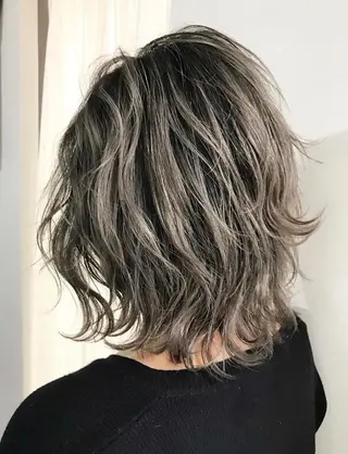 ミディアム カラー パーマ ヘアアレンジ ネイル マツエク・マツパ 吉川 宙翔のヘアスタイル