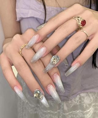 ネイル エリ🫧 nail池袋東口のネイルデザイン