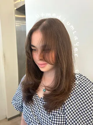 セミロング カラー ハイレイヤー✖️髪質 改善カラーmeguのヘアスタイル