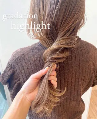 カラー K-two谷町❄️ hinaのヘアスタイル