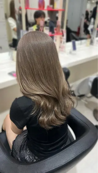 ミディアム カラー ヘアアレンジ 韓国レイヤー&ピンク 艶髪🩶maikoのヘアスタイル
