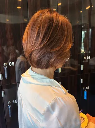 ミディアム 鷹尾 汐音のヘアスタイル