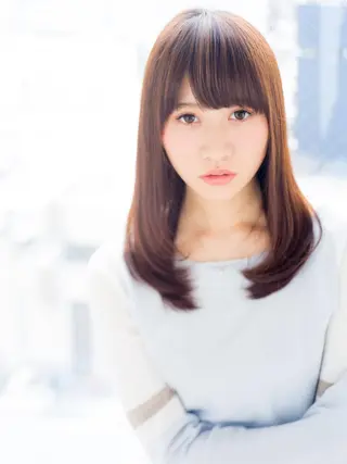 ミディアム おしゃれ染めで白髪を 染める/山口玲緒奈のヘアスタイル