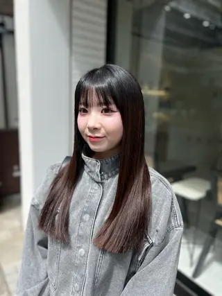 ロング Zina aimiのヘアスタイル