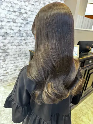 ロング emusalon erinaのヘアスタイル