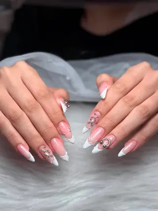 ネイル Cloudy Chan Nailのネイルデザイン