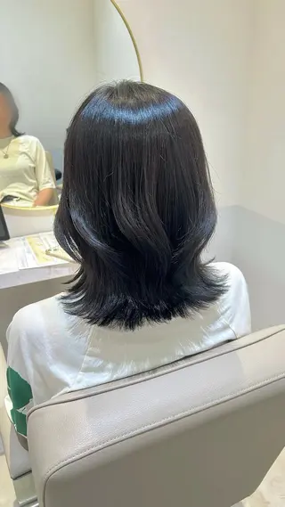ミディアム カラー Eleanor枚方店 店長 飛鳥 薫のヘアスタイル