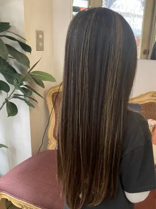 ロング カラー 山﨑 彩香のヘアスタイル