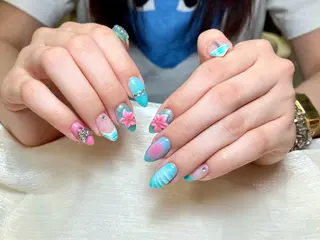 ネイル 小森 亜紀のネイルデザイン