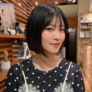 ショート たおちゃん／レイヤー ／透明感カラーのヘアスタイル