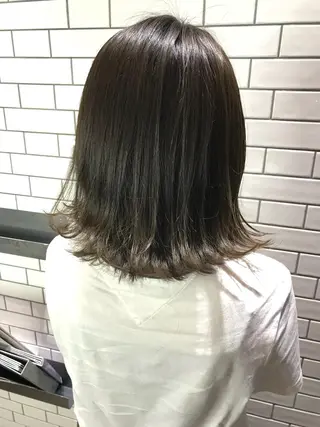 ミディアム カラー レイヤー べージュ 白石研太のヘアスタイル