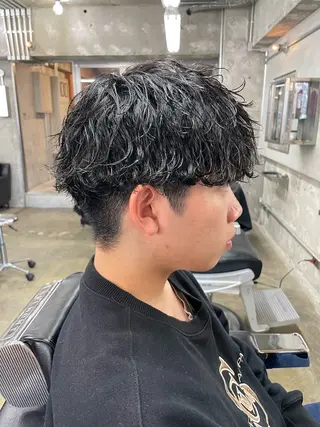 ショート カラー パーマ ヘアアレンジ メンズ 亀井隆汰/メンズ専門 パーマ/フェード可のヘアスタイル