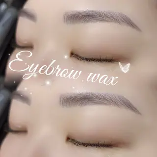 アイブロウ Anji 🎀 riche eyeのネイルデザイン